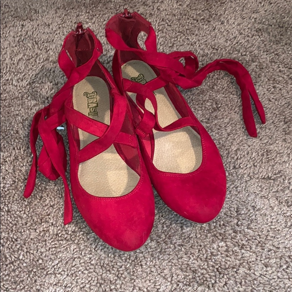 Wrap Around Ankle Flats!